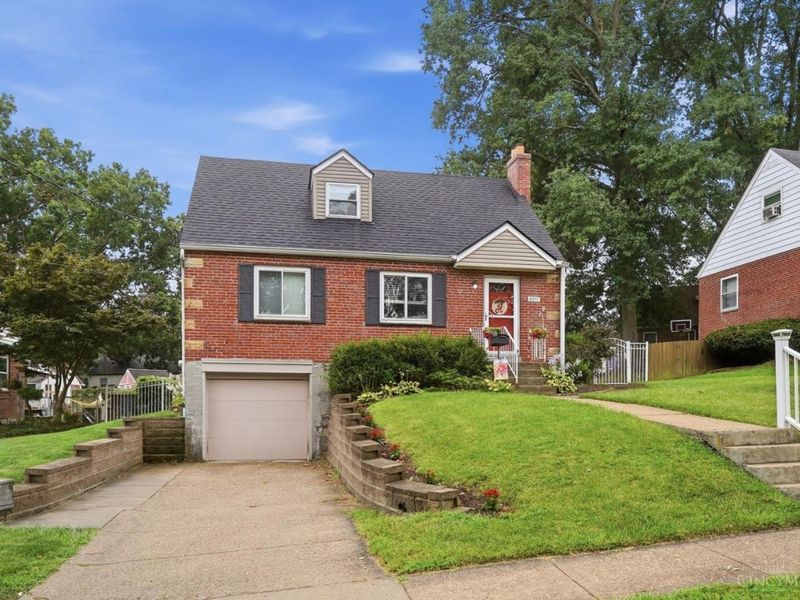 5577 Raceview Avenue, Cincinnati, OH 45248 Photo 3