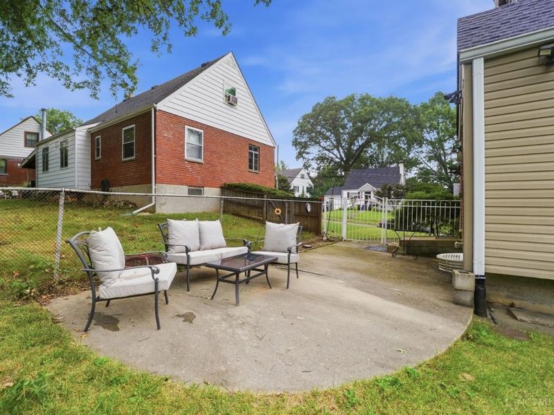 5577 Raceview Avenue, Cincinnati, OH 45248 Photo 35