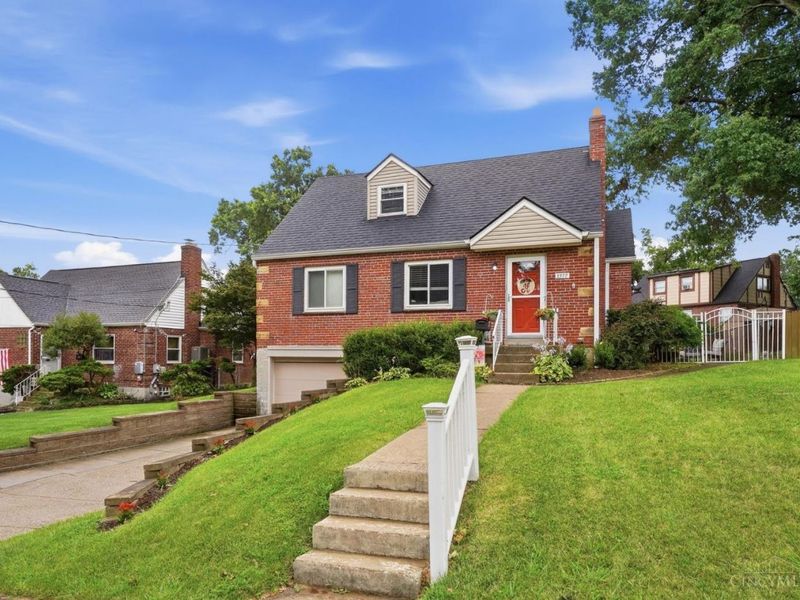 5577 Raceview Avenue, Cincinnati, OH 45248 Photo 4