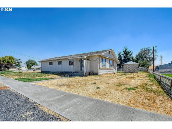 223 Concord ST, Helix, OR 97835