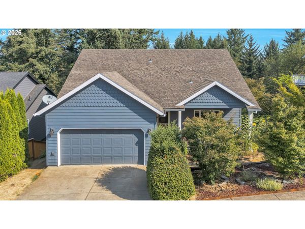 719 SE FOREST GLEN RD, Estacada, OR 97023