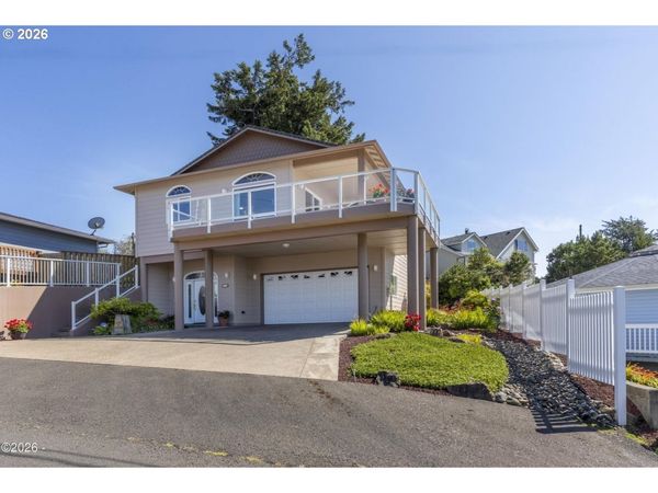 30 SW HEILBERG ST, Depoe Bay, OR 97341
