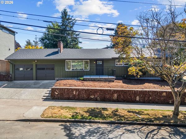 3704 SE RAYMOND ST, Portland, OR 97202