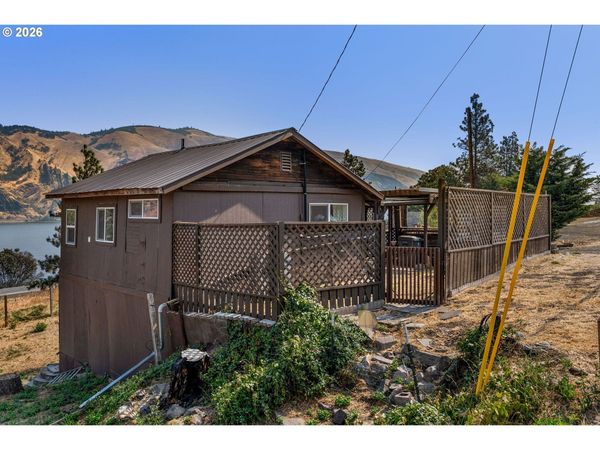 5669 HIGHWAY 30W, The Dalles, OR 97058