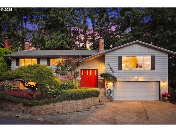 17200 SE VALLEY VIEW RD, Milwaukie, OR 97267