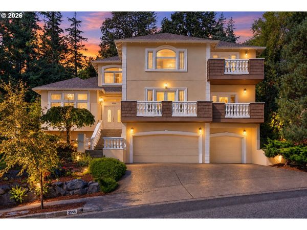 3555 VISTA RIDGE DR, West Linn, OR 97068