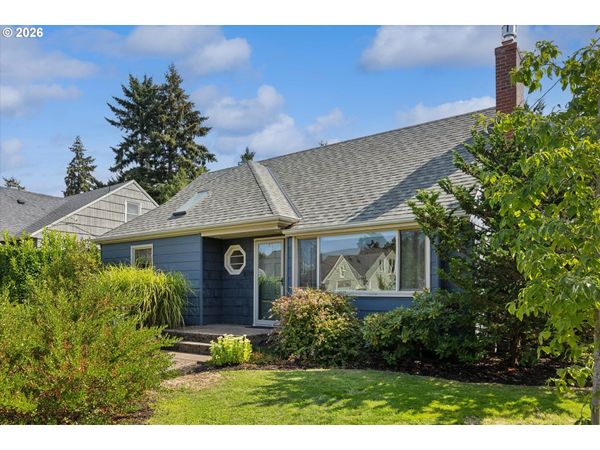 4040 NE CESAR E CHAVEZ BLVD, Portland, OR 97212