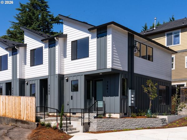 7572 SW 31st AVE, Portland, OR 97219