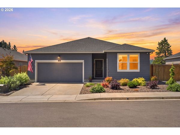 580 Wetleau DR, Lowell, OR 97452