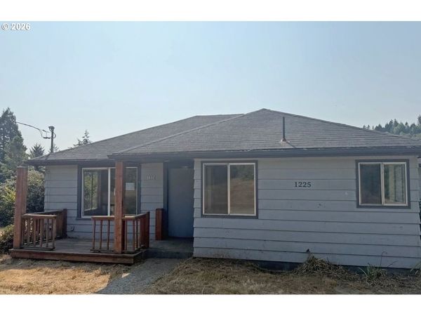 1225 N LAUREL ST, Coquille, OR 97423
