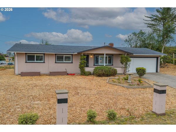 530 MONTGOMERY AVE, Coos Bay, OR 97420