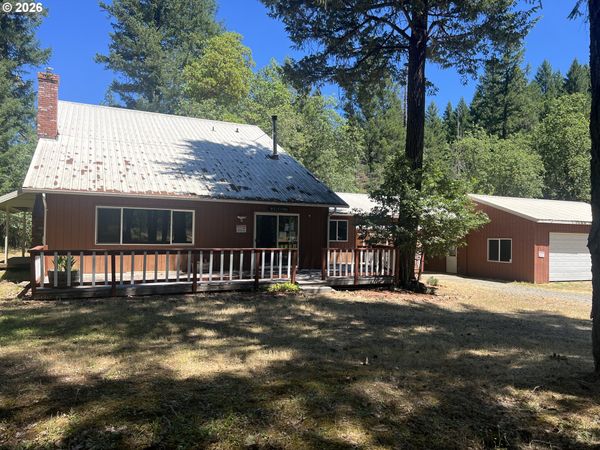 2300 THOMPSON CREEK RD, Selma, OR 97538