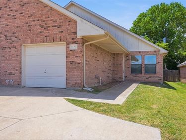 3116 S Cherry Lane, Fort Worth, TX 76116