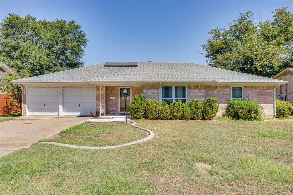 1312 Marlborough Drive, Fort Worth, TX 76134 Main Photo