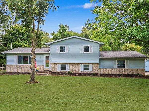 831 N Crestline Street , Crestline, OH 44827