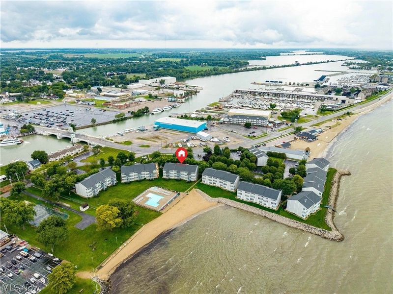 216 W Lakeshore Drive, Unit E, Port Clinton, OH 43452 Photo 1