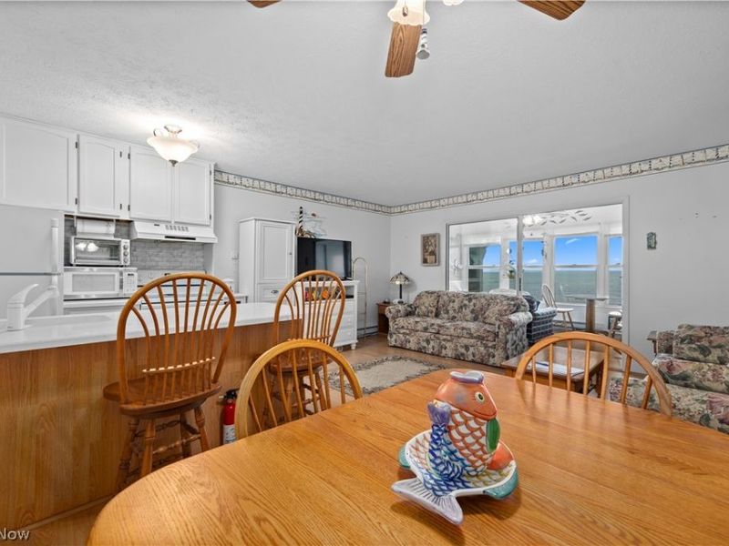 216 W Lakeshore Drive, Unit E, Port Clinton, OH 43452 Photo 12