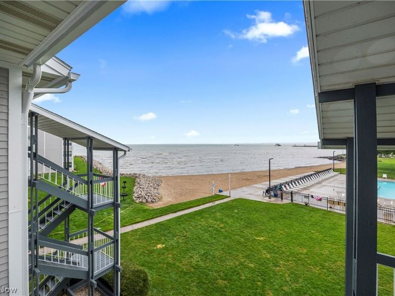 216 W Lakeshore Drive, Unit E, Port Clinton, OH 43452 Photo 2