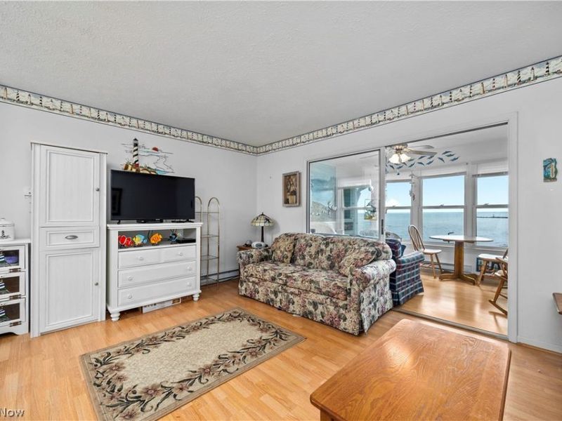 216 W Lakeshore Drive, Unit E, Port Clinton, OH 43452 Photo 7