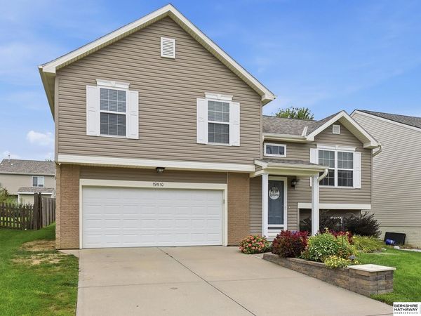 19510 W Street, Omaha, NE 68135