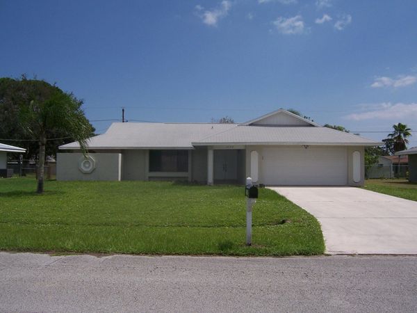 2163 SE SHELTER Drive, Port St. Lucie, FL 34952