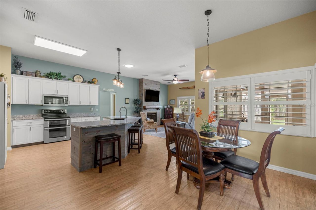 5592 NE 61st Avenue Road , Silver Springs, FL 34488 Photo