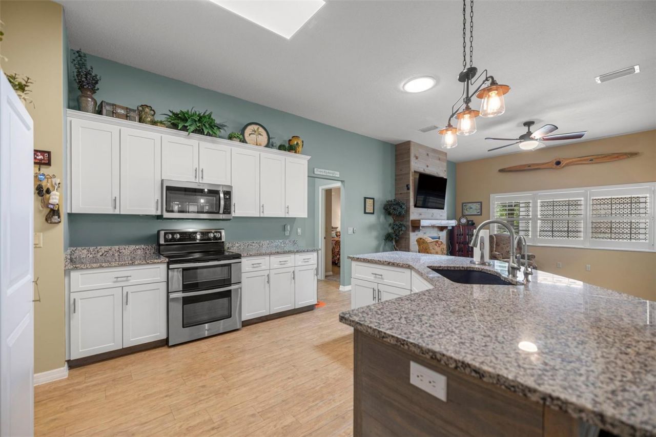 5592 NE 61st Avenue Road , Silver Springs, FL 34488 Photo