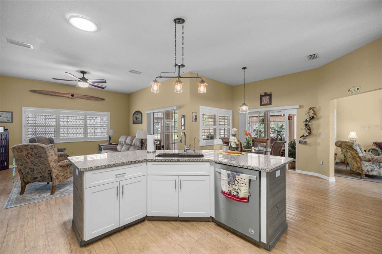 5592 NE 61st Avenue Road , Silver Springs, FL 34488 Photo