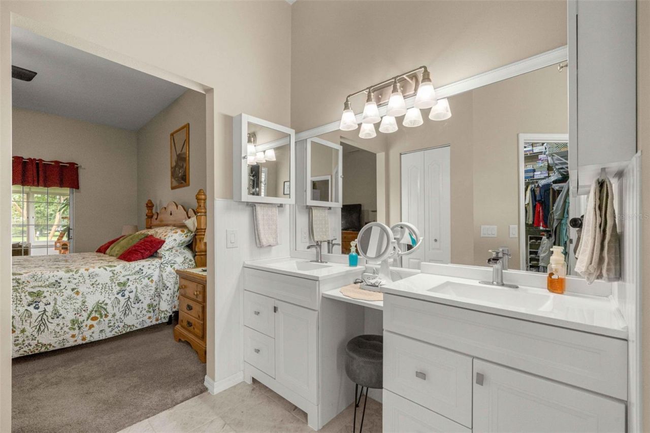 5592 NE 61st Avenue Road , Silver Springs, FL 34488 Photo