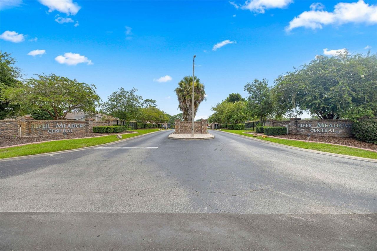 5592 NE 61st Avenue Road , Silver Springs, FL 34488 Photo