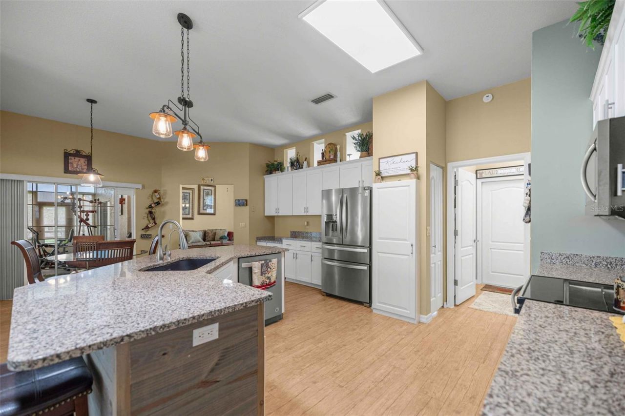 5592 NE 61st Avenue Road , Silver Springs, FL 34488 Photo