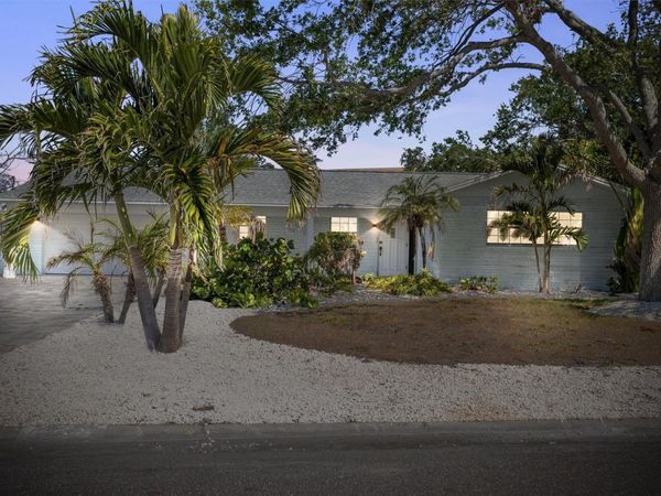 10001 S YACHT CLUB DRIVE , TREASURE ISLAND, FL 33706