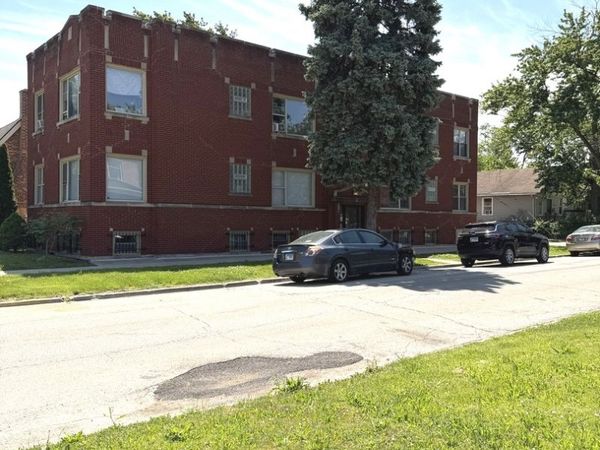 525 W 118th Street , Chicago, IL 60628