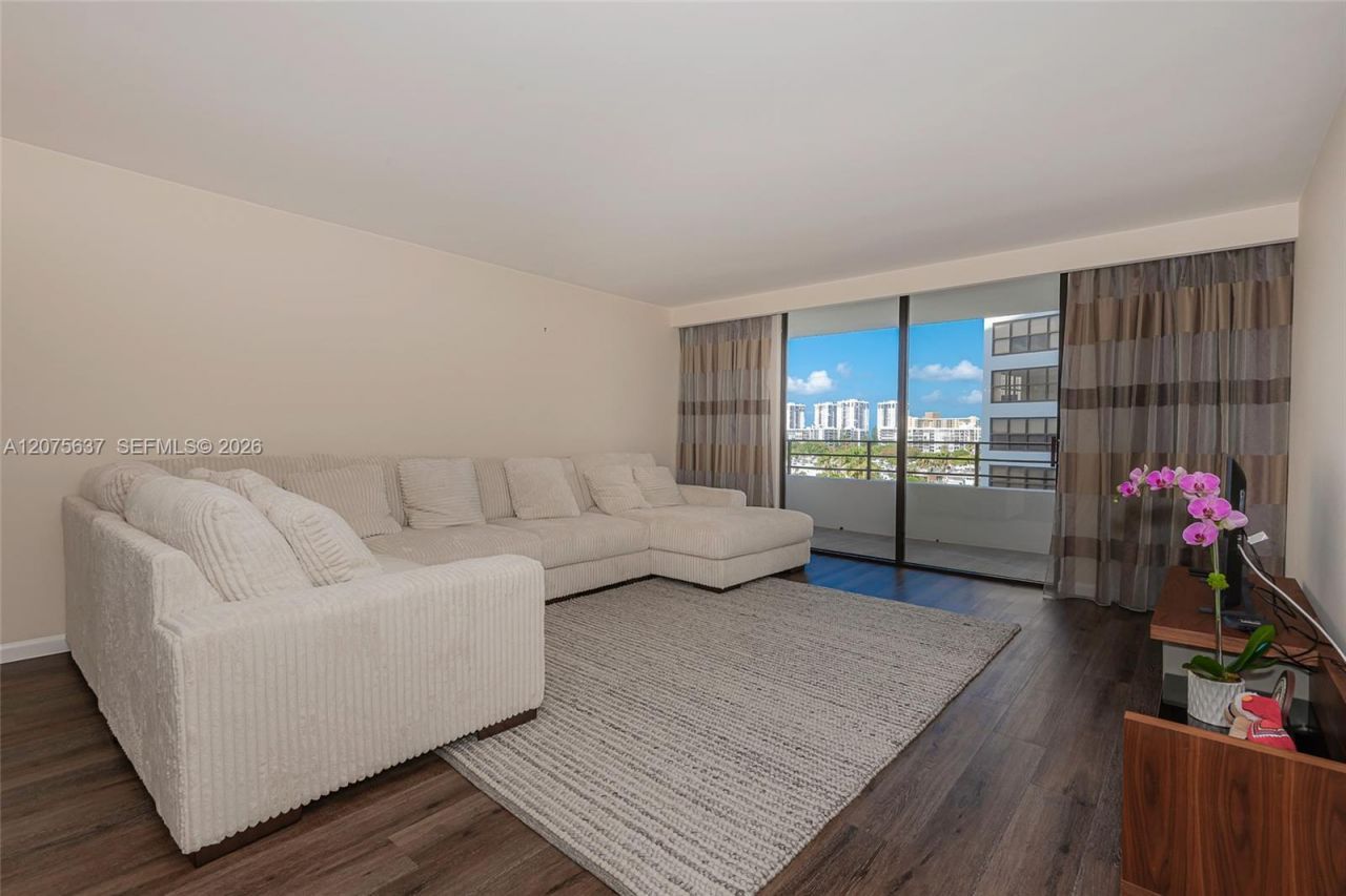 600 Three Islands Blvd , Unit 521, Hallandale Beach, FL 33009 Photo