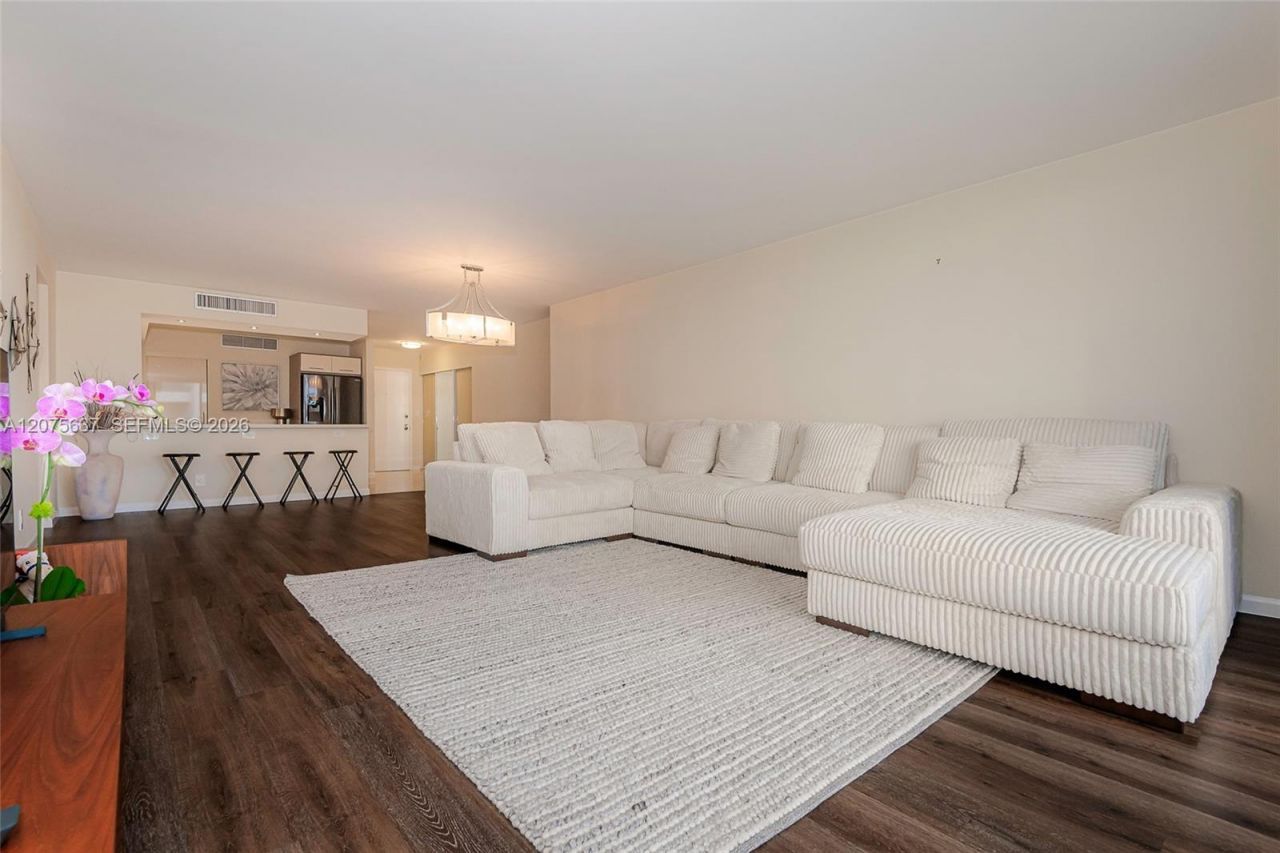 600 Three Islands Blvd , Unit 521, Hallandale Beach, FL 33009 Photo