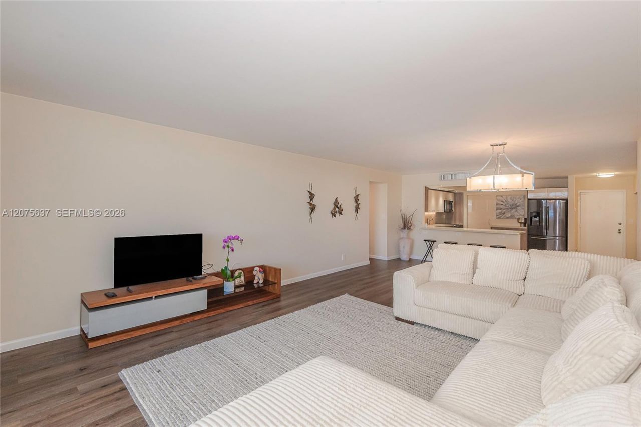 600 Three Islands Blvd , Unit 521, Hallandale Beach, FL 33009 Photo