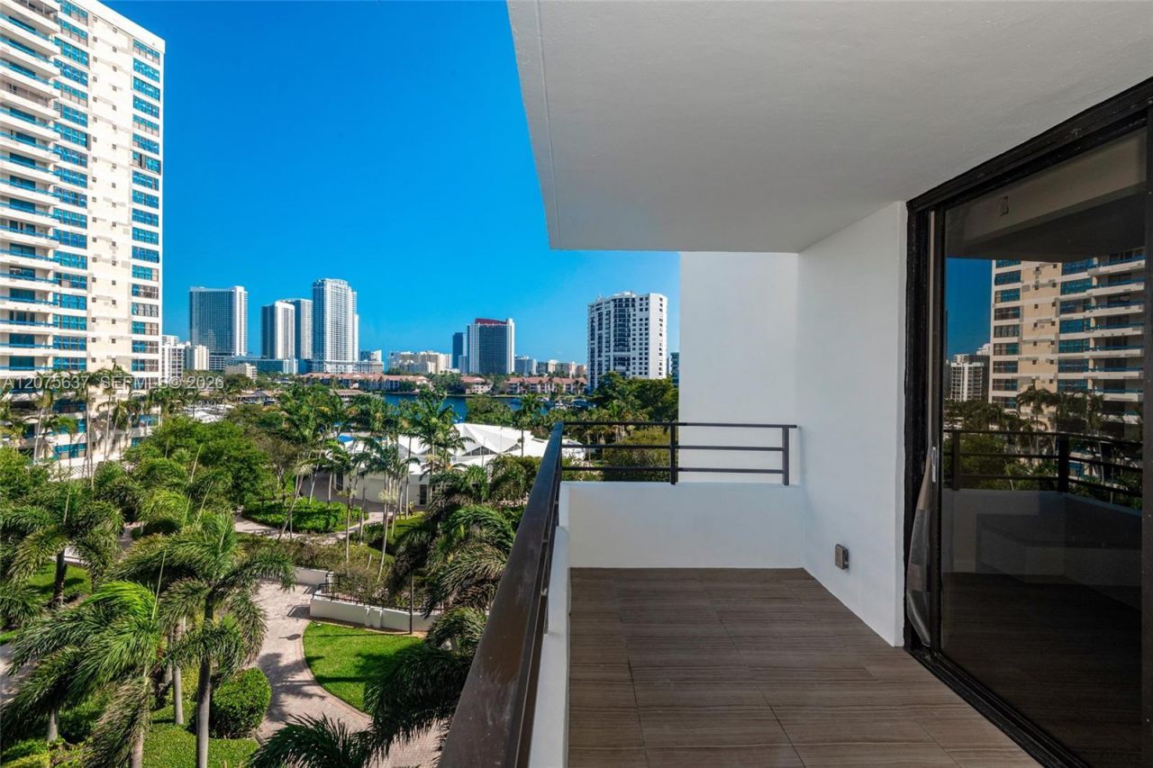 600 Three Islands Blvd , Unit 521, Hallandale Beach, FL 33009 Photo
