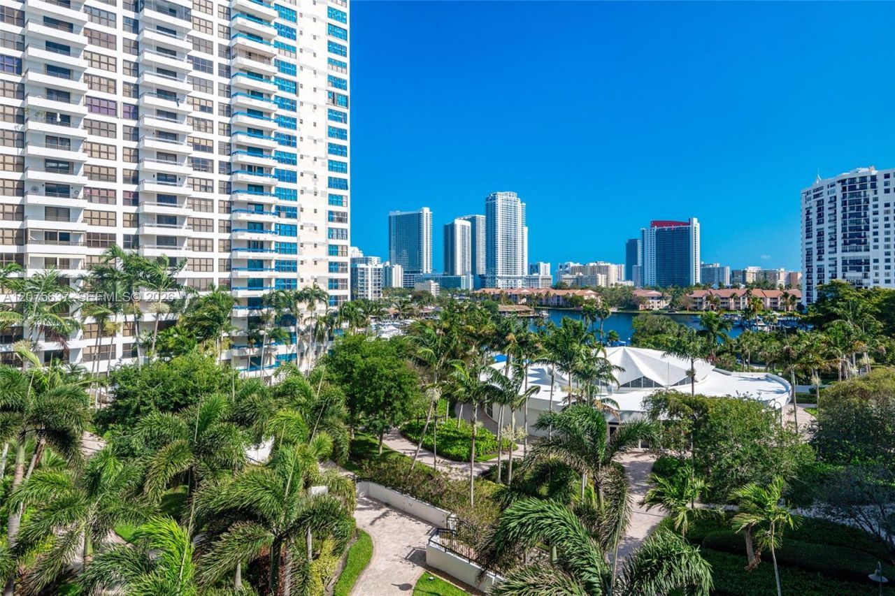 600 Three Islands Blvd , Unit 521, Hallandale Beach, FL 33009 Photo