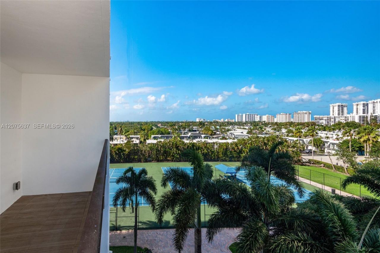 600 Three Islands Blvd , Unit 521, Hallandale Beach, FL 33009 Photo