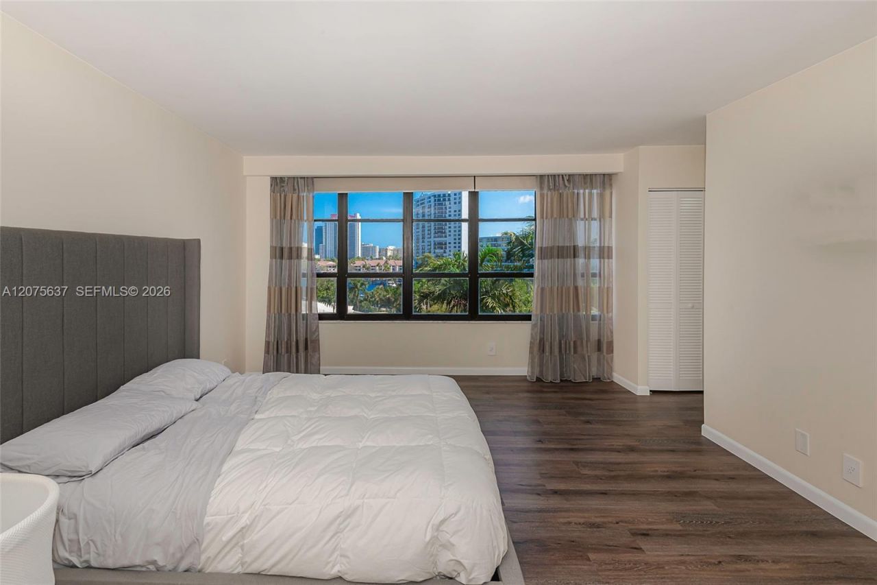 600 Three Islands Blvd , Unit 521, Hallandale Beach, FL 33009 Photo