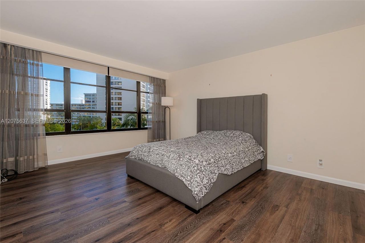 600 Three Islands Blvd , Unit 521, Hallandale Beach, FL 33009 Photo