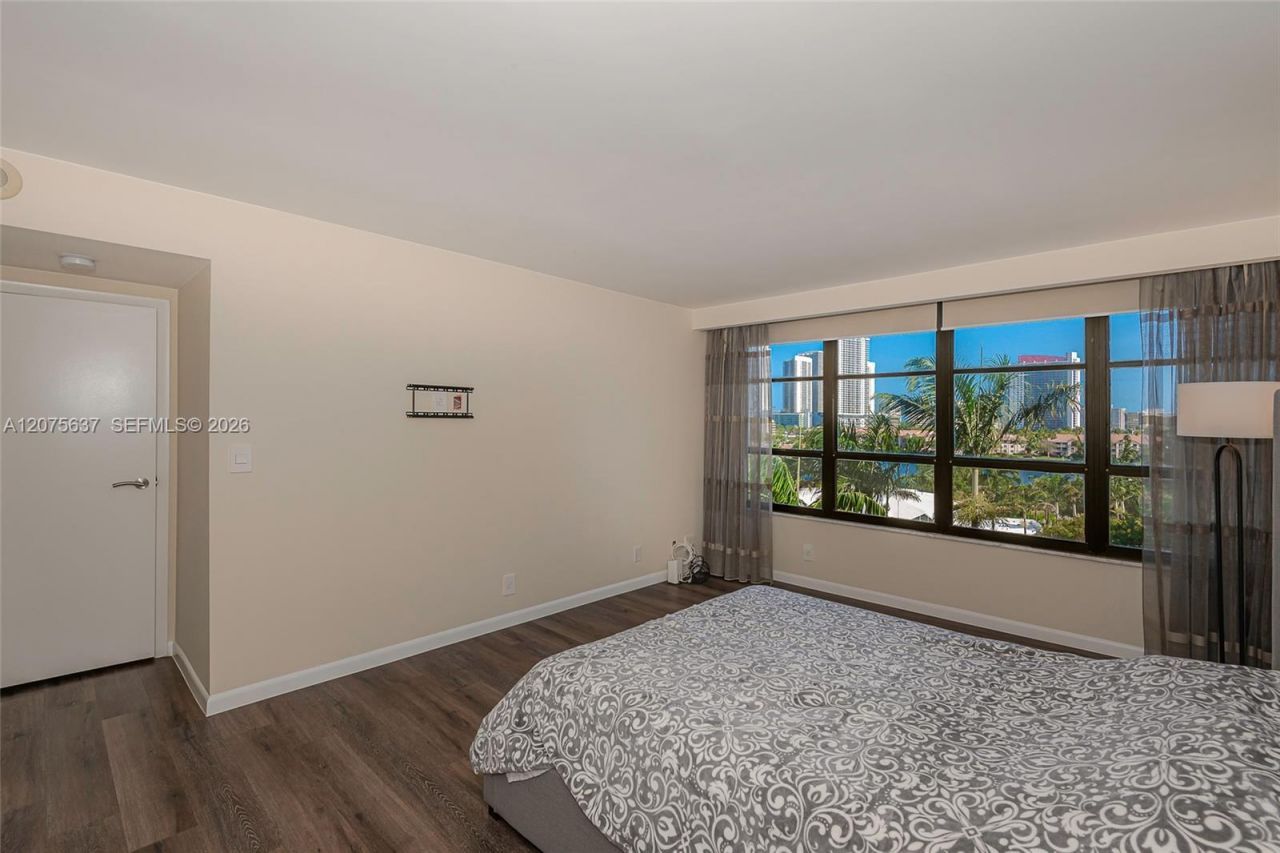 600 Three Islands Blvd , Unit 521, Hallandale Beach, FL 33009 Photo