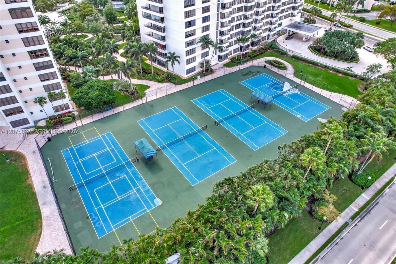 600 Three Islands Blvd , Unit 521, Hallandale Beach, FL 33009 Photo