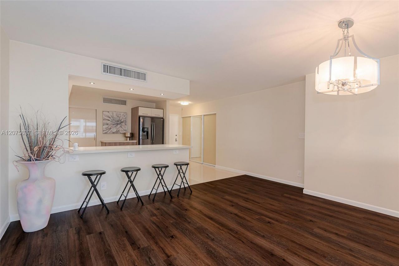 600 Three Islands Blvd , Unit 521, Hallandale Beach, FL 33009 Photo