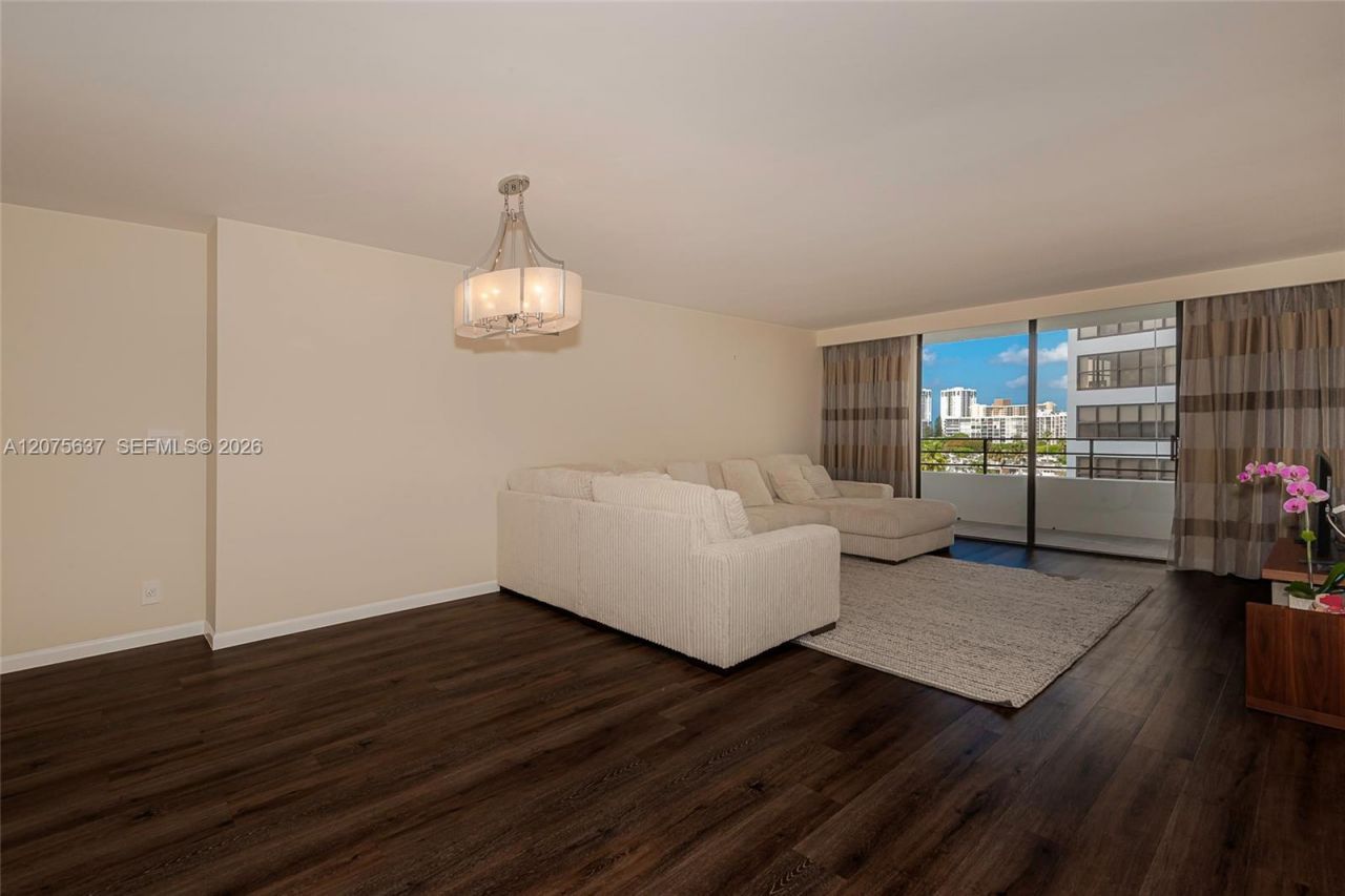 600 Three Islands Blvd , Unit 521, Hallandale Beach, FL 33009 Photo