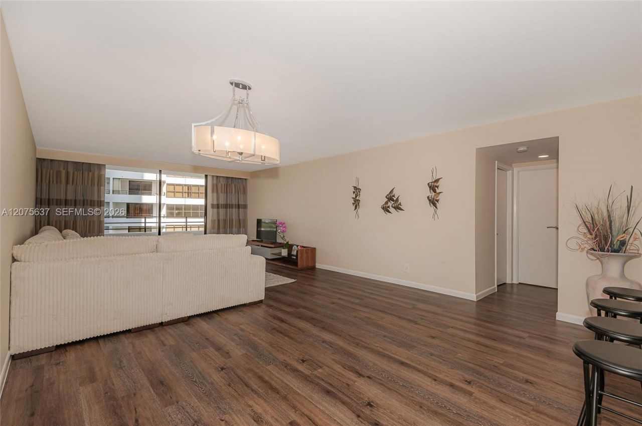 600 Three Islands Blvd , Unit 521, Hallandale Beach, FL 33009 Photo