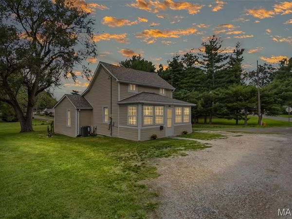 607 Walnut Street , Jerseyville, IL 62052