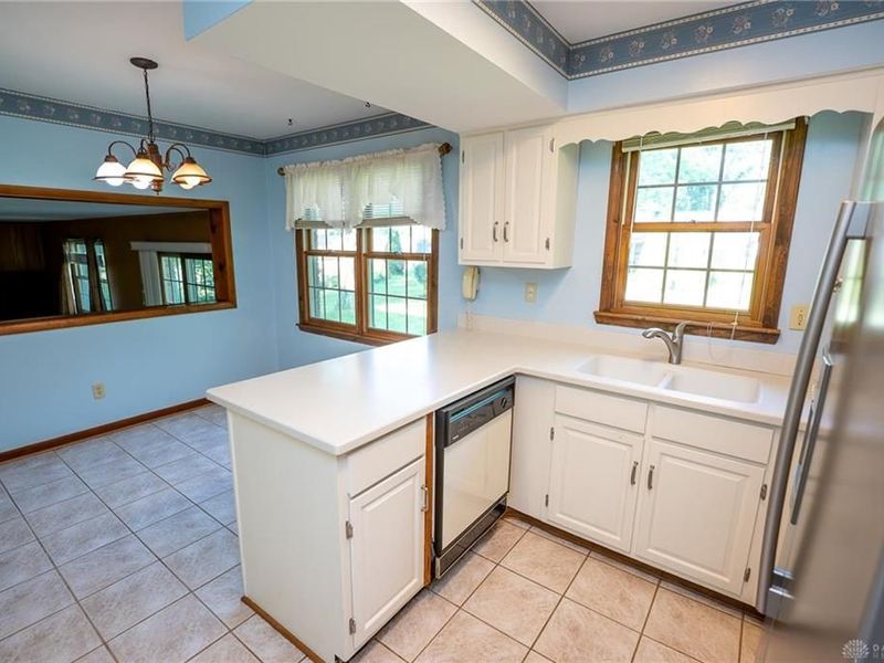 131 N Johanna Drive, Centerville, OH 45459 Photo 6