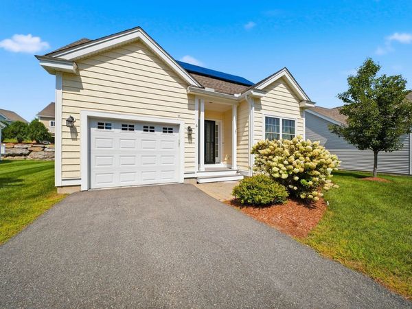 6 Dunstable Circle, Merrimack, NH 03054