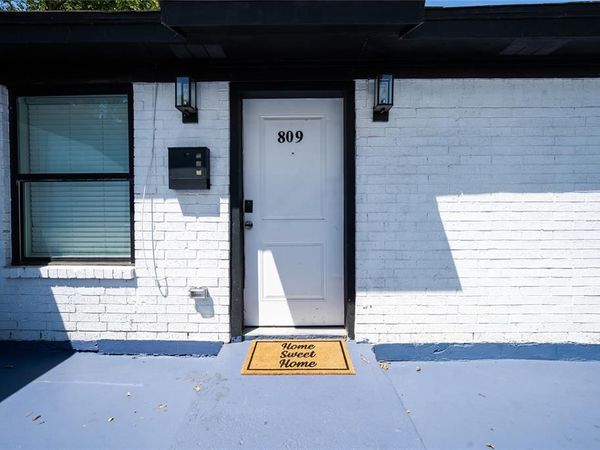 809 W Broadus Avenue, Fort Worth, TX 76115